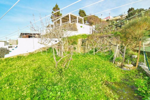casa indipendente in vendita a Ponza in zona Le Forna