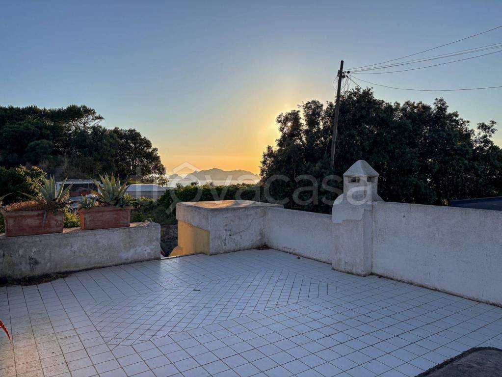 casa indipendente in vendita a Ponza in zona Campo Inglese