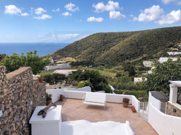 casa indipendente in vendita a Ponza in zona Le Forna