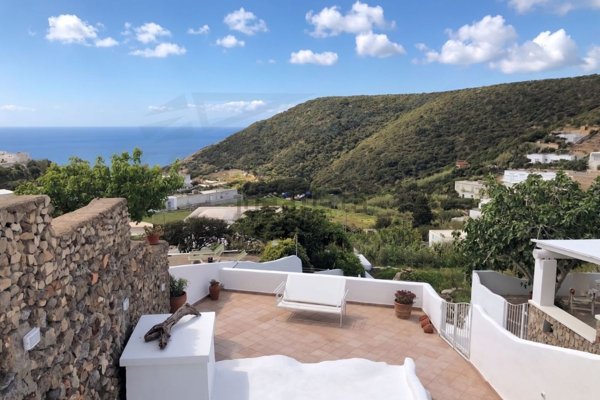 appartamento in vendita a Ponza in zona Le Forna