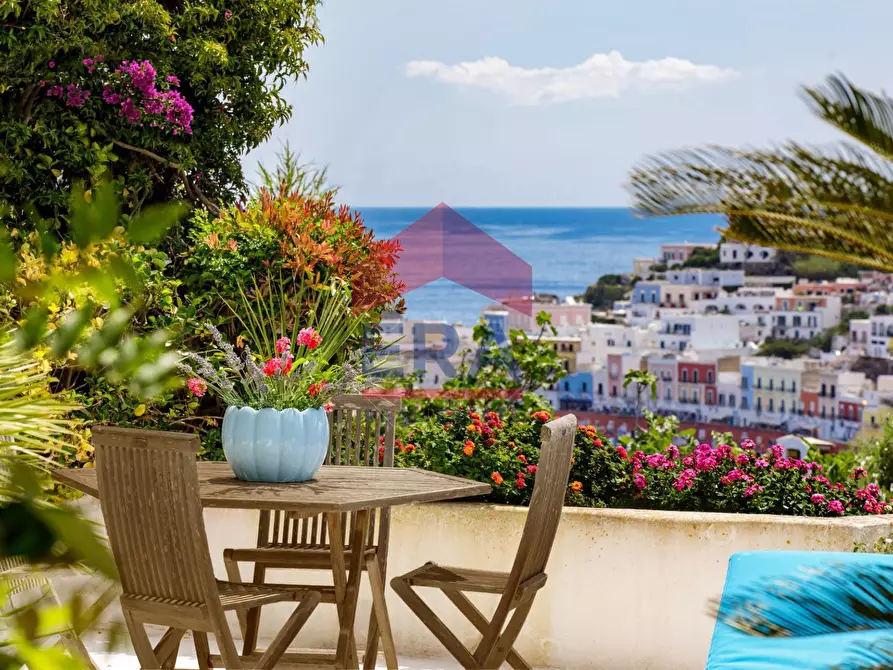 casa indipendente in vendita a Ponza in zona Giancos