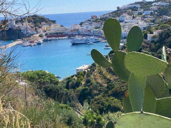 casa indipendente in vendita a Ponza in zona Giancos