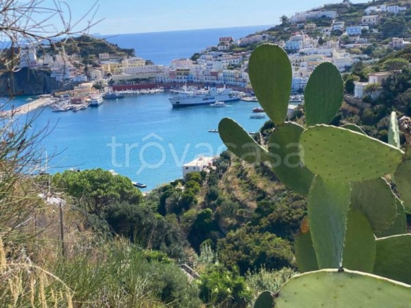 casa indipendente in vendita a Ponza in zona Giancos