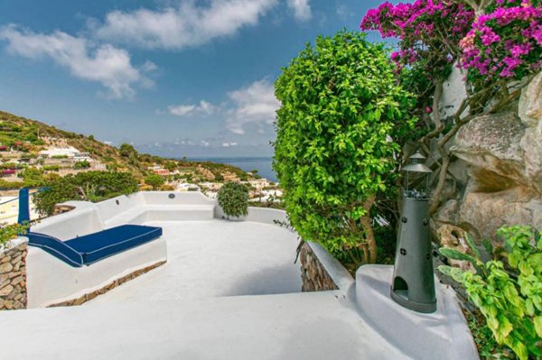 casa indipendente in vendita a Ponza in zona Campo Inglese