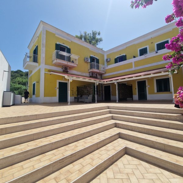 casa indipendente in vendita a Ponza in zona Le Forna