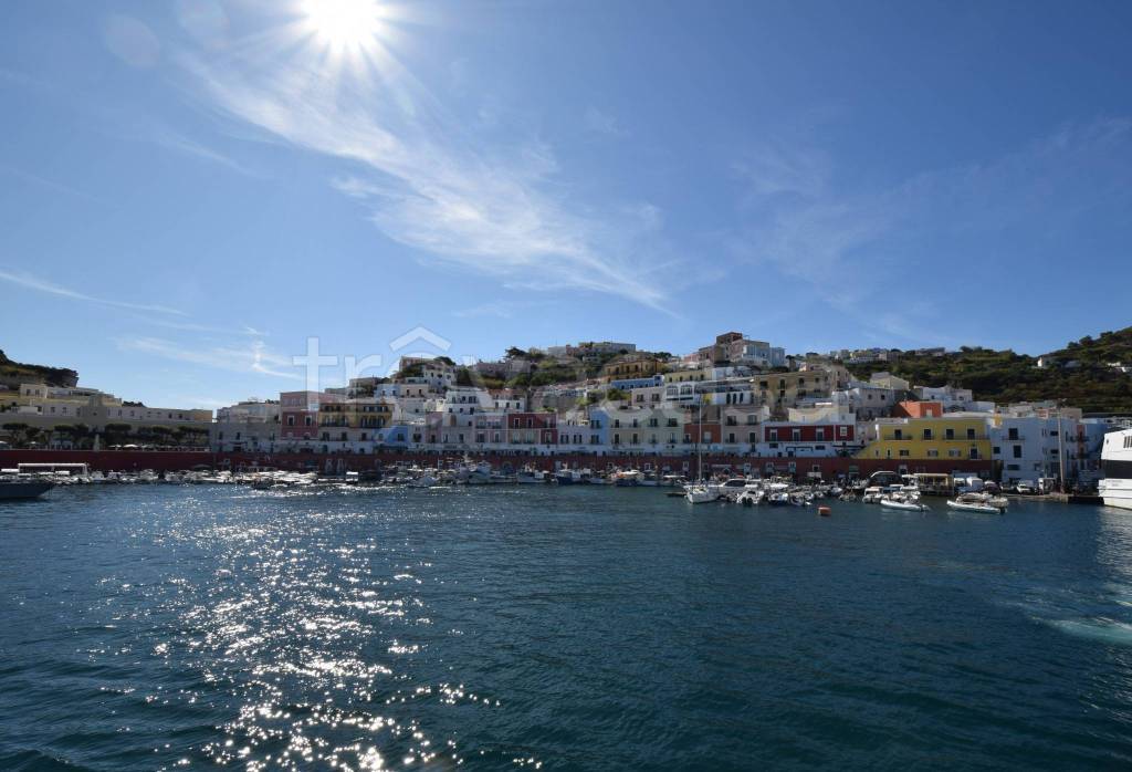 appartamento in vendita a Ponza in zona Santa Maria