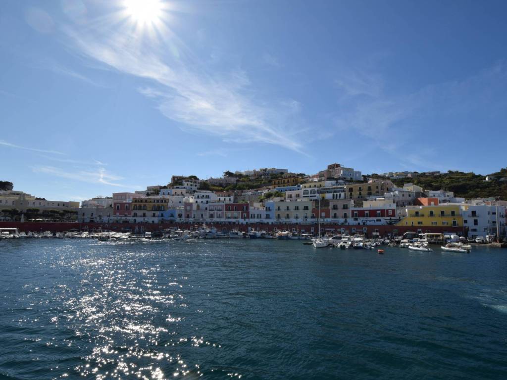 appartamento in vendita a Ponza in zona Santa Maria