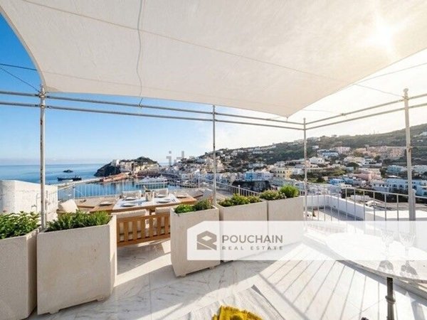 casa indipendente in vendita a Ponza in zona Giancos