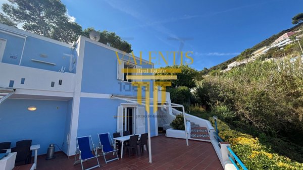appartamento in vendita a Ponza in zona Campo Inglese