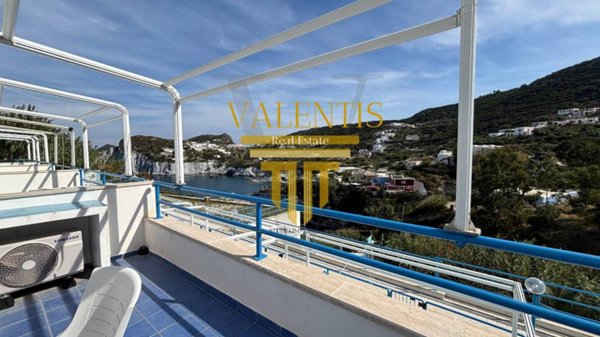 appartamento in vendita a Ponza in zona Le Forna