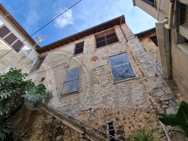 intera palazzina in vendita a Priverno
