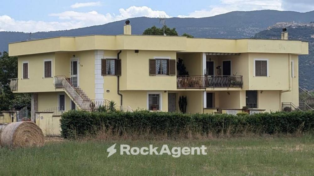 casa indipendente in vendita a Priverno