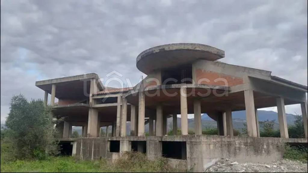 negozio in vendita a Priverno