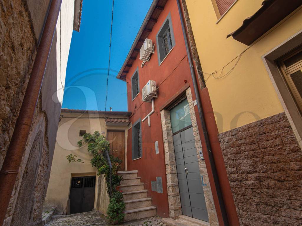 intera palazzina in vendita a Priverno