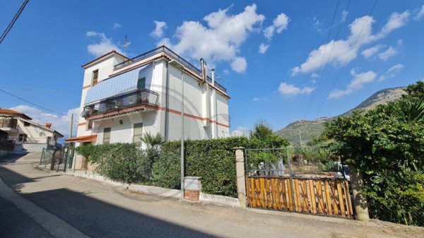 casa indipendente in vendita a Priverno