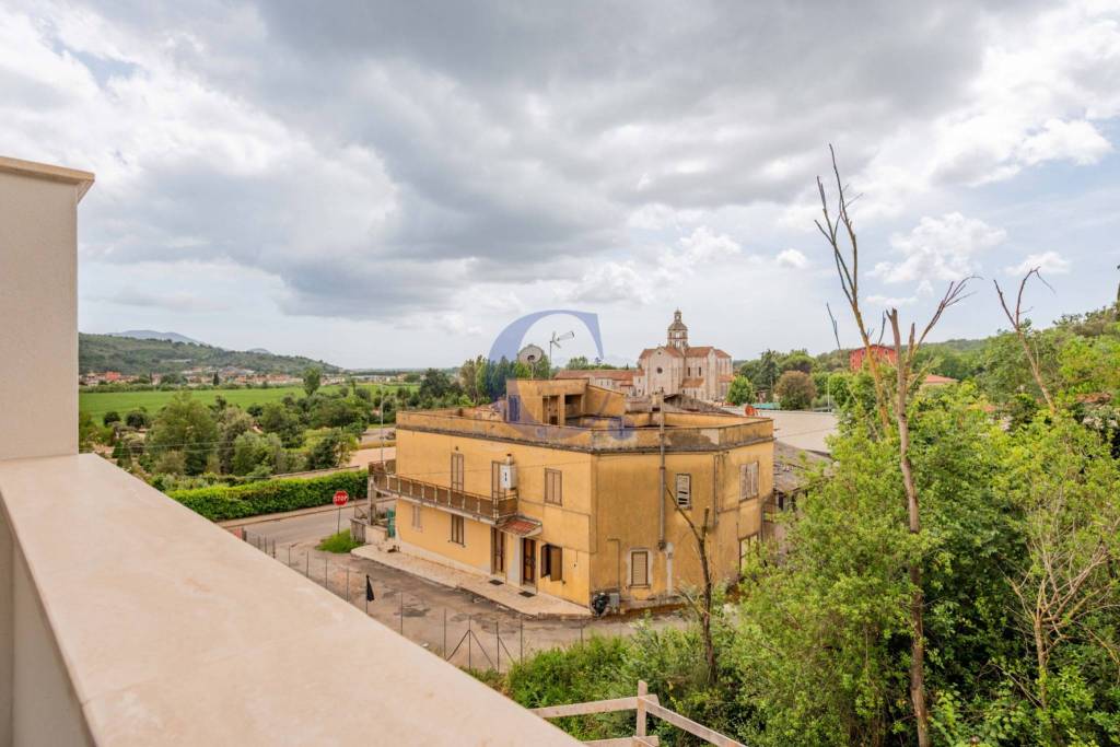 casa indipendente in vendita a Priverno in zona Fossanova