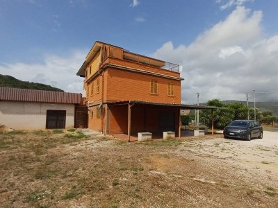 negozio in vendita a Priverno