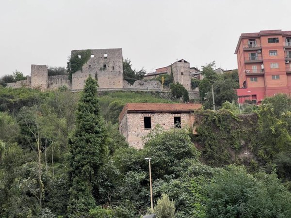 pentavano in vendita a Priverno