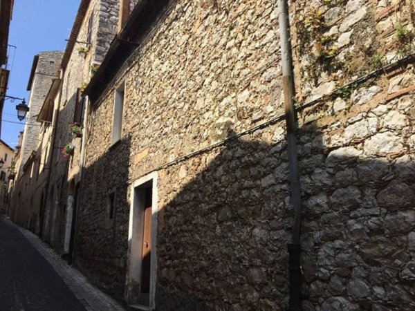 casa indipendente in vendita a Priverno