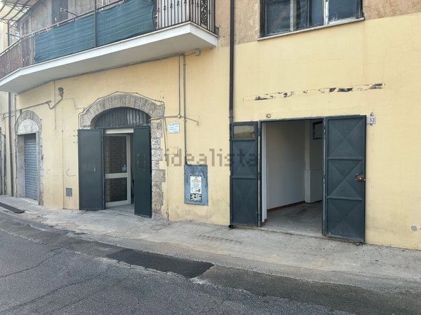 locale commerciale in vendita a Priverno