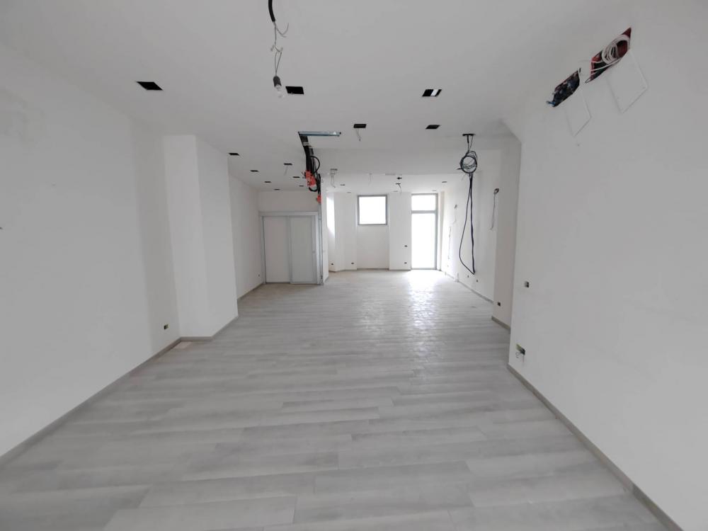 locale commerciale in vendita a Priverno