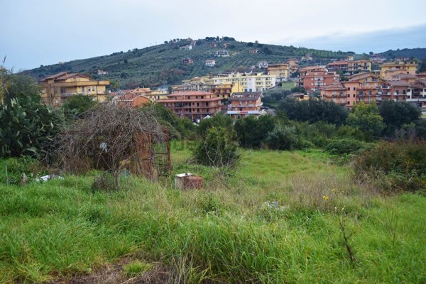terreno edificabile in vendita a Priverno