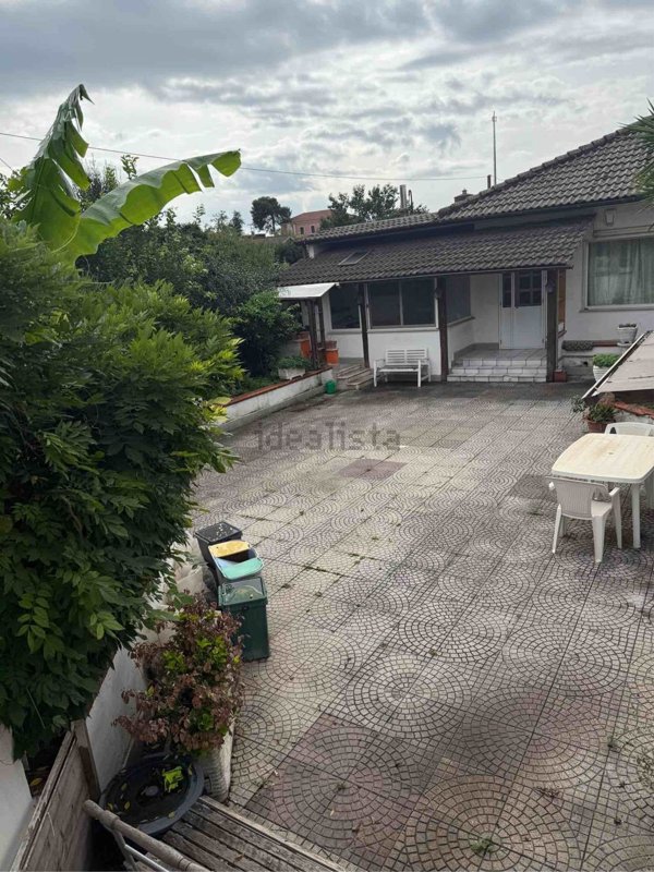 casa indipendente in vendita a Priverno in zona Fossanova