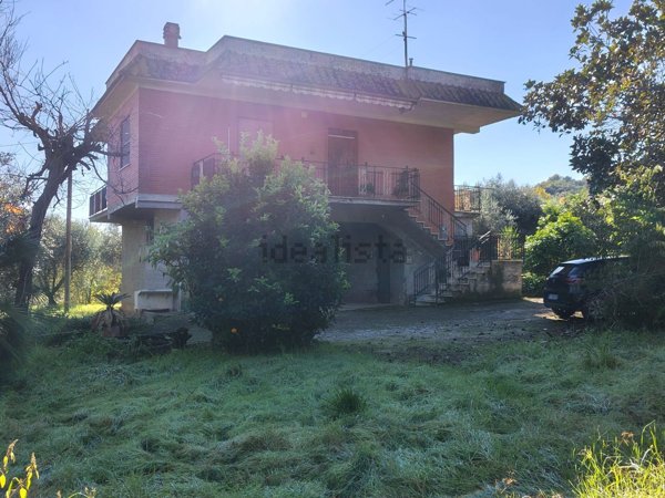 casa indipendente in vendita a Priverno in zona San Martino