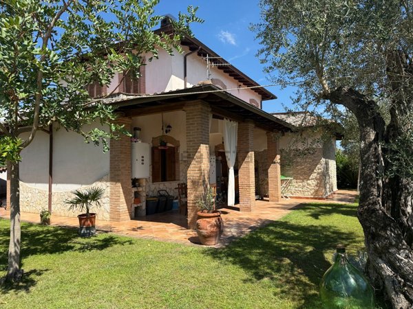 casa indipendente in vendita a Priverno