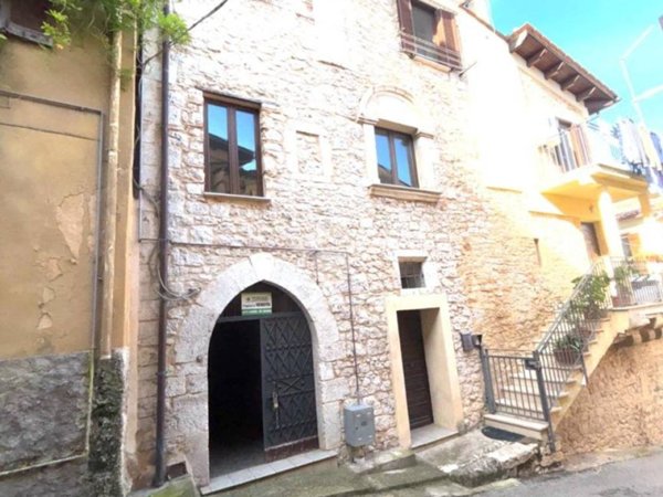 intera palazzina in vendita a Priverno