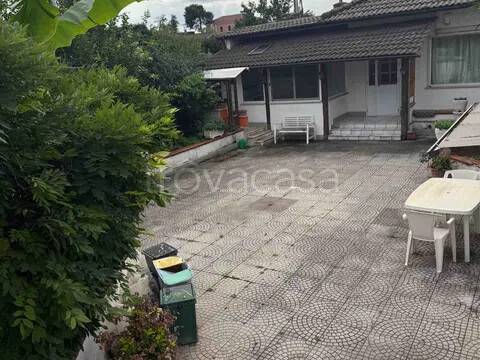 casa indipendente in vendita a Priverno in zona Fossanova