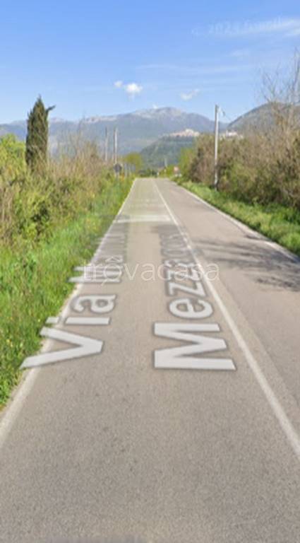 locale commerciale in vendita a Priverno in zona Mezzagosto