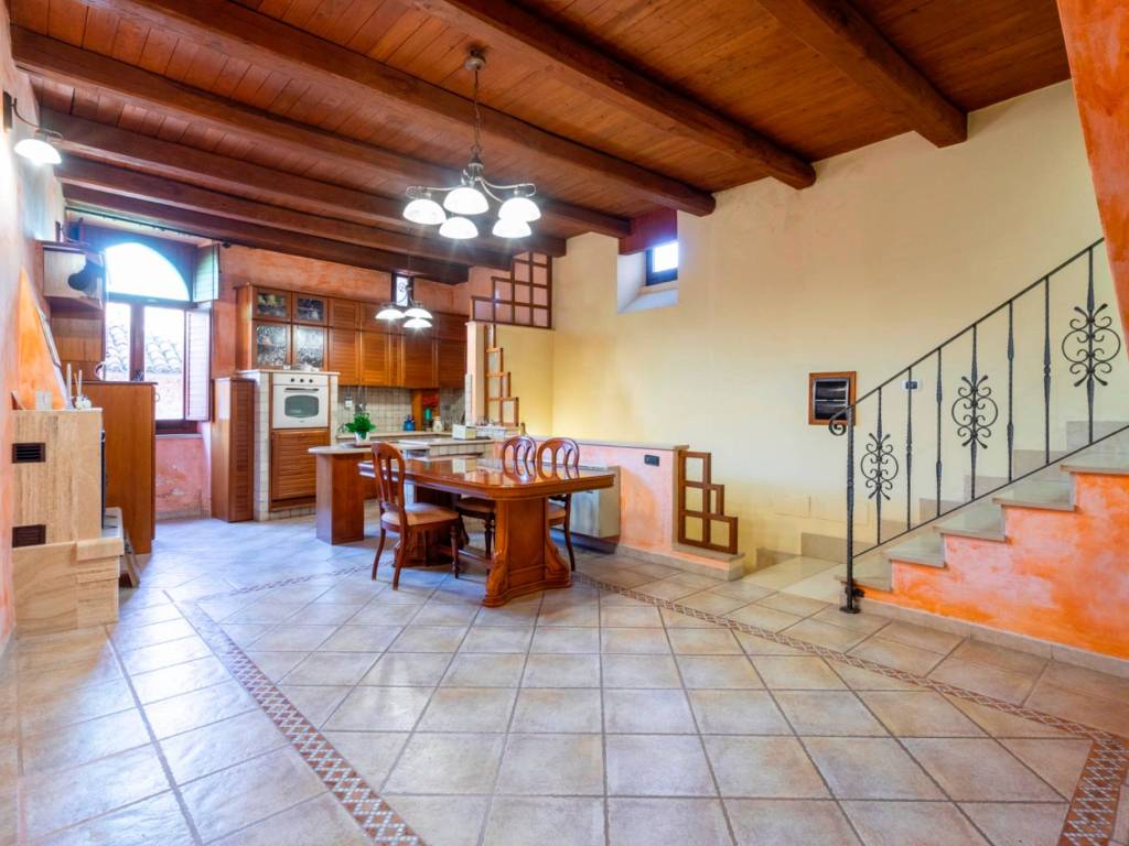 casa indipendente in vendita a Priverno