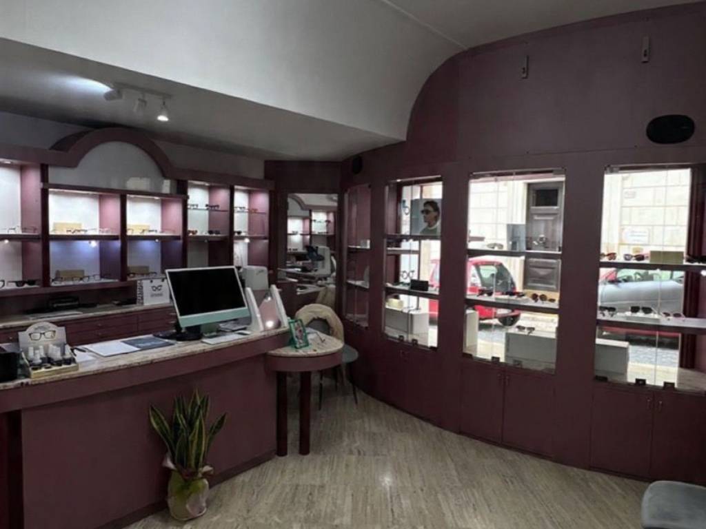 negozio in vendita a Priverno