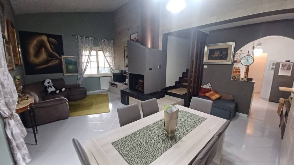 casa indipendente in vendita a Priverno