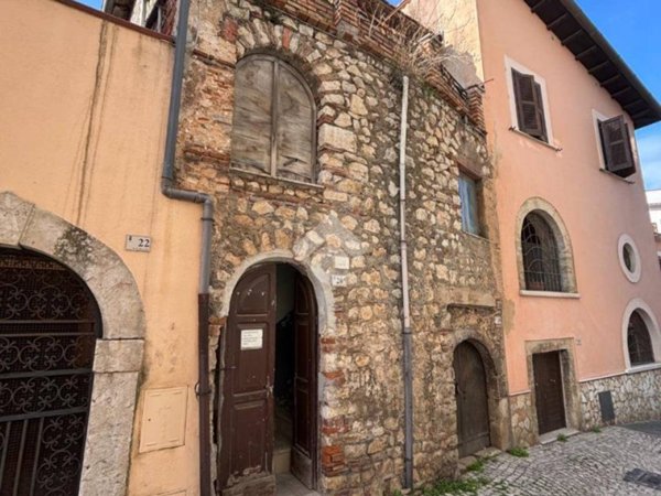 intera palazzina in vendita a Priverno