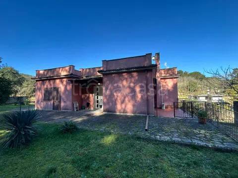 casa indipendente in vendita a Priverno in zona San Martino