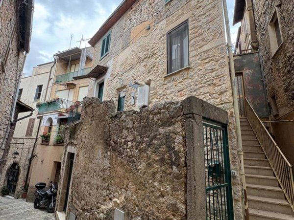 casa indipendente in vendita a Priverno