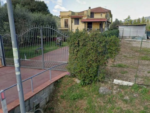 casa indipendente in vendita a Priverno in zona Perazzete