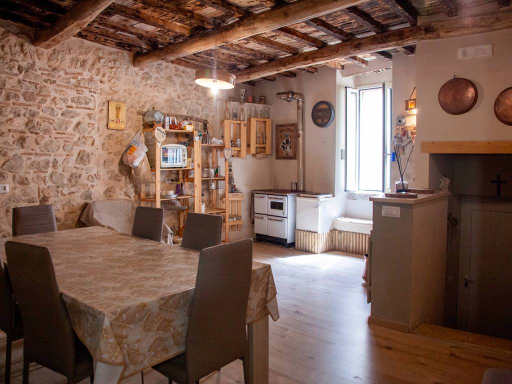 appartamento in vendita a Priverno