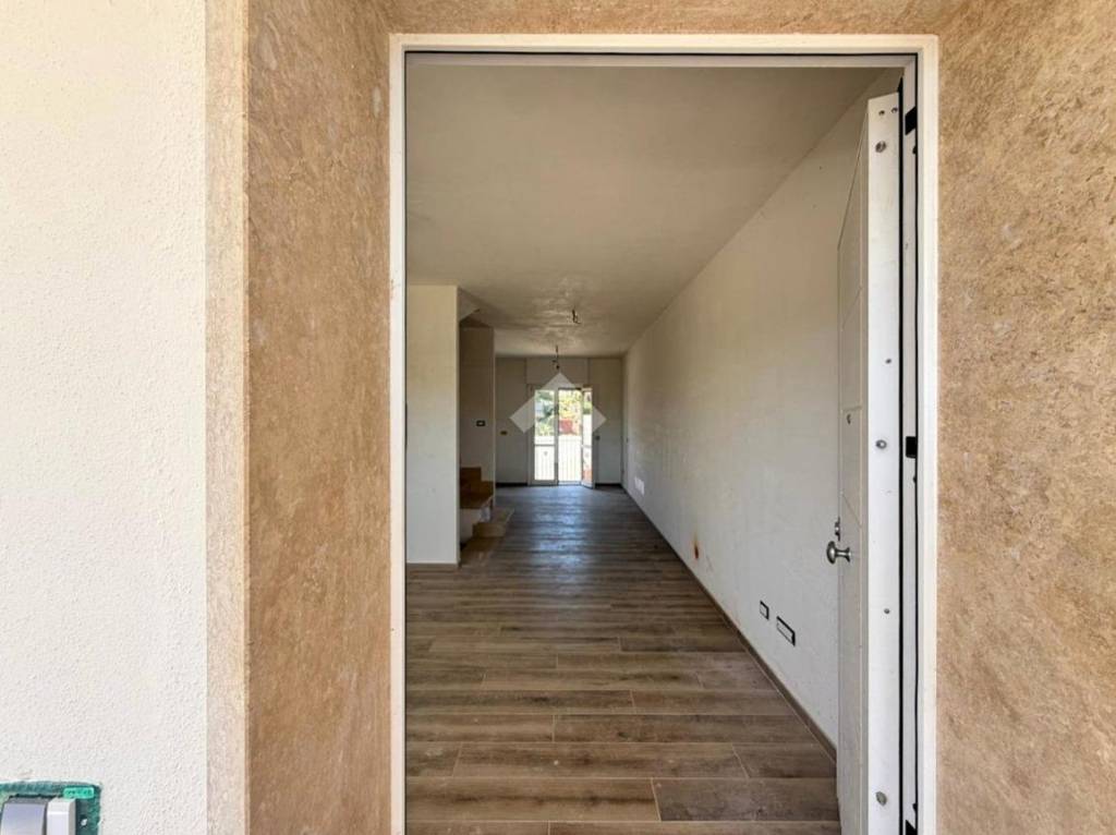 casa indipendente in vendita a Priverno in zona Boschetto
