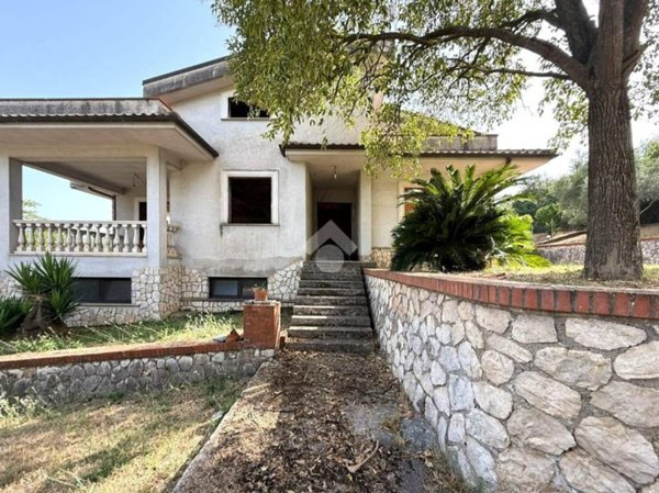 casa indipendente in vendita a Priverno in zona San Martino