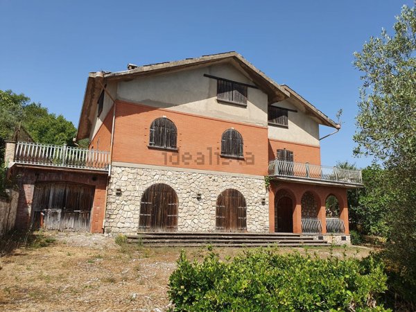 casa indipendente in vendita a Prossedi in zona Pisterzo