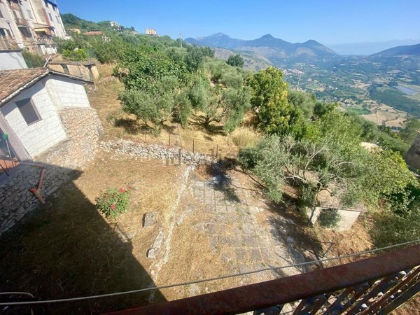 casa indipendente in vendita a Prossedi in zona Pisterzo