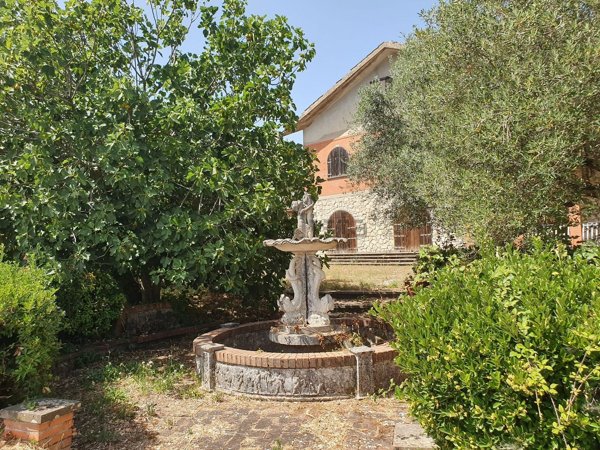 casa indipendente in vendita a Prossedi in zona Pisterzo