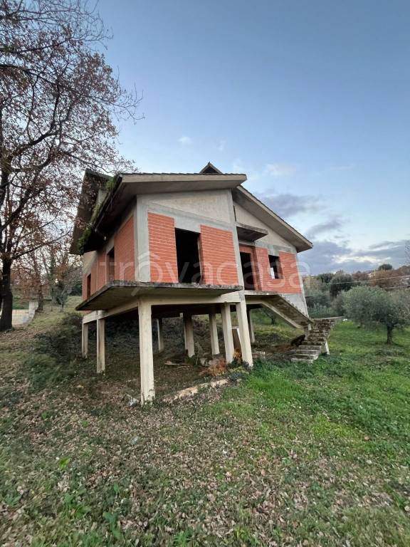 casa indipendente in vendita a Roccagorga