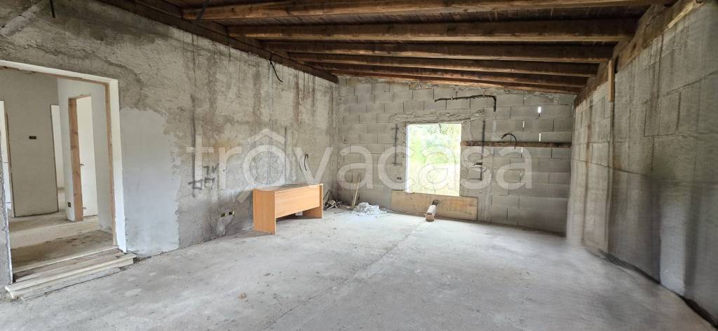 casa indipendente in vendita a Roccagorga