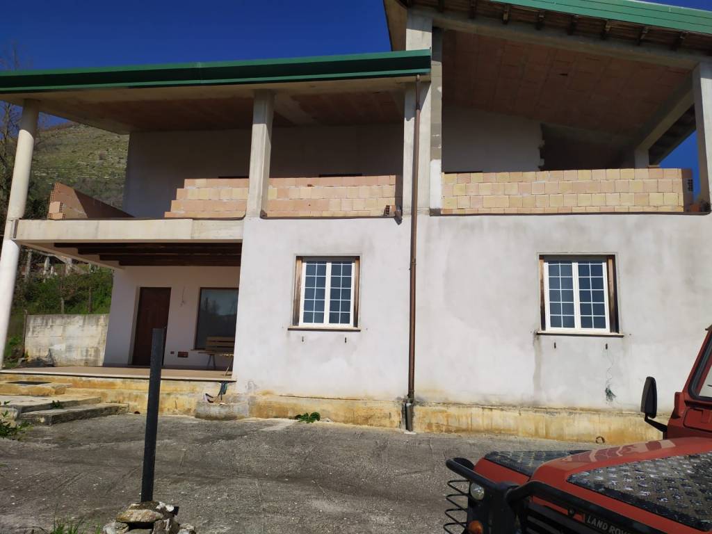 casa indipendente in vendita a Roccagorga