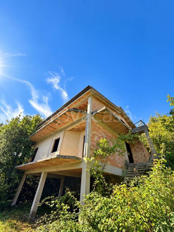casa indipendente in vendita a Roccagorga