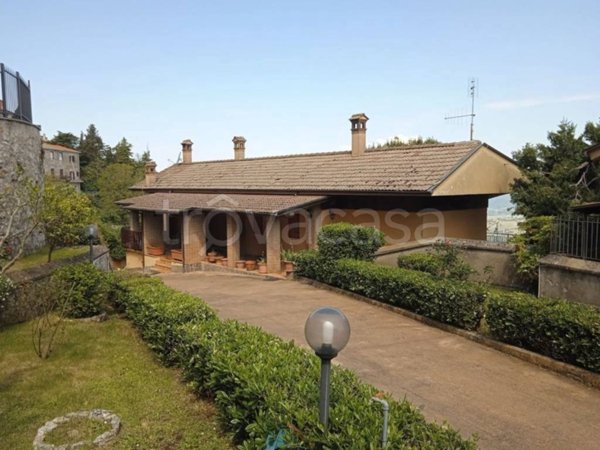 casa indipendente in vendita a Rocca Massima